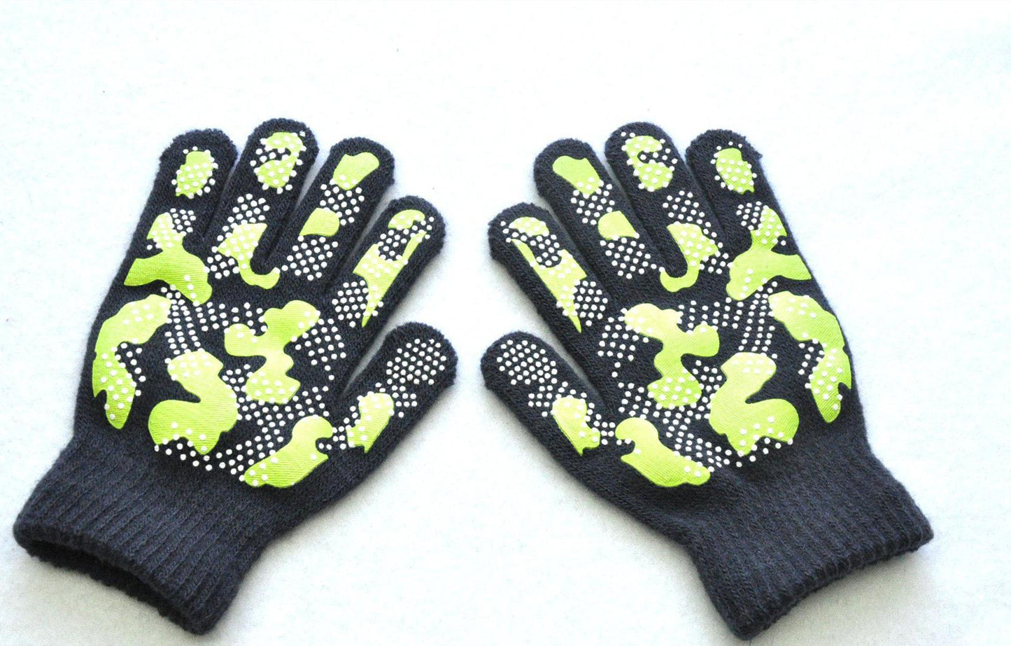 5-11 Years Old Children's Winter Warm Knitted Gloves For Primary School Students Outdoor Sports Non-slip Camouflage PVC Offset Gloves